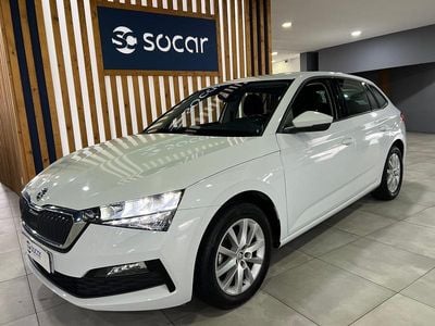 Branco Usado 2023 Skoda Scala Ambition Citadino | € 14.890 (Bom preço)