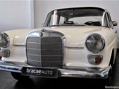 Branco Usado 1980 Mercedes 190 Sedan | € 17.900