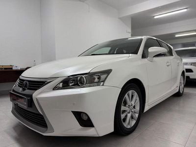 Usado Lexus CT200h Business Edition 136 HP (100 kW) 2015 Branco