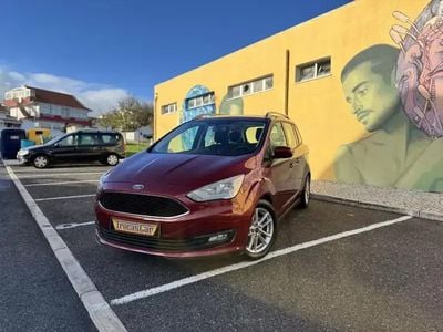 Vermelho Usado 2017 Ford Grand C-Max Trend Monovolume | € 10.150