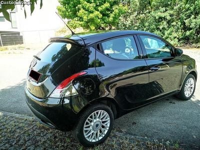 Preto Usado 2015 Lancia Ypsilon Gold Citadino | € 7.250 (Preço elevado)