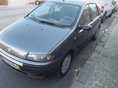 Usado 2001 Fiat Punto Sedan | € 1.300