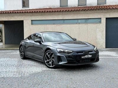 Cinza Usado 2022 Audi e-tron GT quattro Sedan | € 66.500 (Caro)