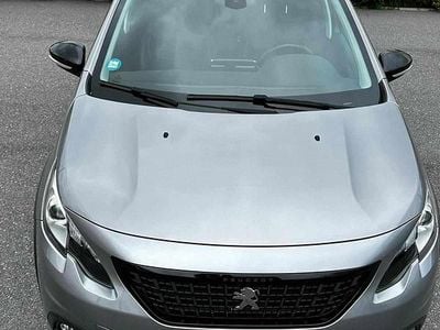 Usado Peugeot 2008 131 HP (96 kW) 2019 Cinzento SUV