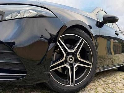 Usado Mercedes A180 116 HP (85 kW) 2019 Preto Citadino