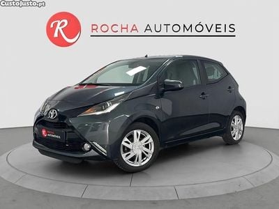 Usado Toyota Aygo X-play 70 HP (51 kW) 2017 Cinza Citadino