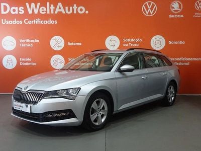 Usado Skoda Superb Ambition 150 HP (110 kW) 2023 Cinzento claro metalizado Carrinha
