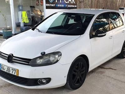 Branco Usado 2010 VW Golf VI Edition Citadino | € 4.500