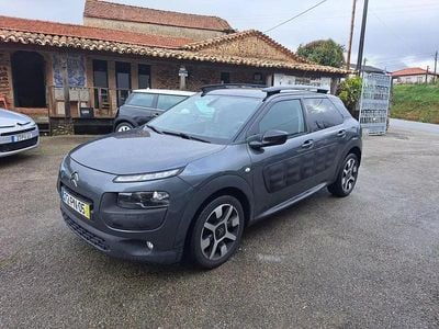 Usado Citroën C4 Cactus Feel 92 HP (67 kW) 2015 Cinza escuro Citadino