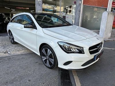 Branco Usado 2017 Mercedes CLA200 Urban Carrinha | € 19.900