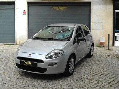 Usado Fiat Punto Lounge 95 HP (69 kW) 2018 Prateado Citadino