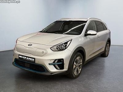 Cinza Usado 2021 Kia e-Niro SUV | € 20.990 (Bom preço)