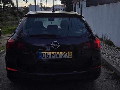 Usado Opel Astra 131 HP (96 kW) 2012 Preto Carrinha