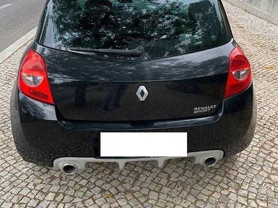 Usado Renault Clio III R.S. 200 HP (147 kW) 2009