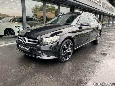 Preto Usado 2020 Mercedes C300e Avantgarde Sedan | € 25.900 (Preço justo)