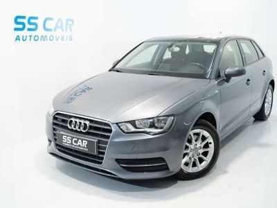 usado Audi A3 Sportback 1.6 TDi B.Line Attraction