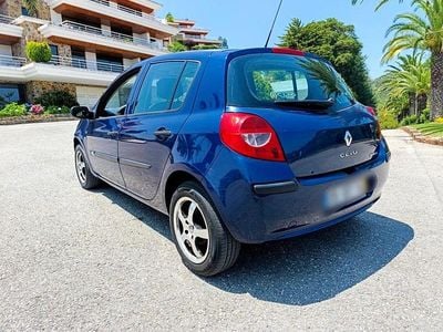 Usado 2006 Renault Clio III Dynamique Sedan | € 4.800 (Preço justo)
