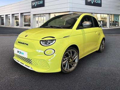 Usado Abarth 500e 114 kW (155 HP) 2024 Amarelo Citadino