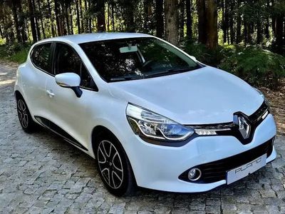 Usado Renault Clio IV Dynamique 90 HP (66 kW) 2014 Branco