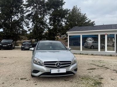 Cinza Usado 2013 Mercedes A180 | € 14.500