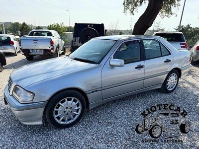 Cinzento Usado 1998 Mercedes C220 Coupé | € 4.200