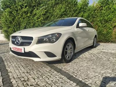 Branco Usado 2015 Mercedes CLA200 Shooting Brake Carrinha | € 22.500 (Caro)