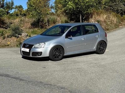 Cinzento Usado 2007 VW Golf V Citadino | € 7.500