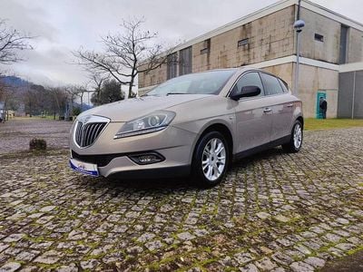 Usado Lancia Delta 120 HP (88 kW) 2009 Cinzento Citadino