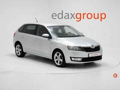 Cinzento Usado 2015 Skoda Rapid | € 7.690