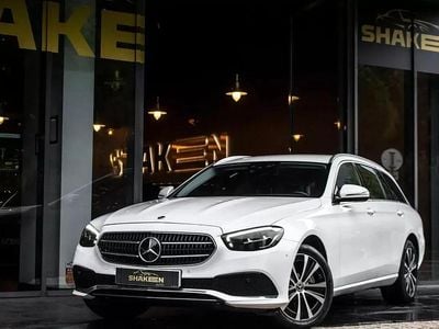 Usado Mercedes E300 Avantgarde 306 HP (225 kW) 2022 Branco Carrinha
