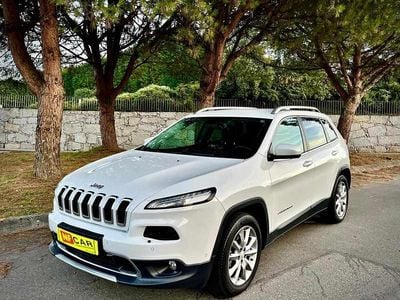 Branco Usado 2018 Jeep Cherokee SUV | € 24.000