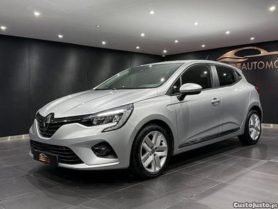 Cinza Usado 2022 Renault Clio V Intens | € 14.900 (Preço justo)