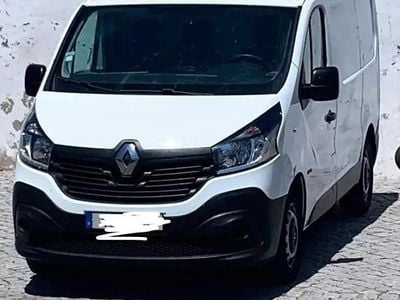 Branco Usado 2015 Renault Trafic Zen Monovolume | € 9.450