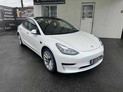 Branco Usado 2021 Tesla Model 3 Sedan | € 27.750 (Preço justo)