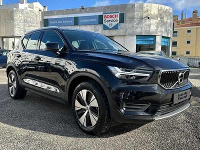 Preto Usado 2020 Volvo XC40 Momentum SUV | € 27.899 (Preço justo)