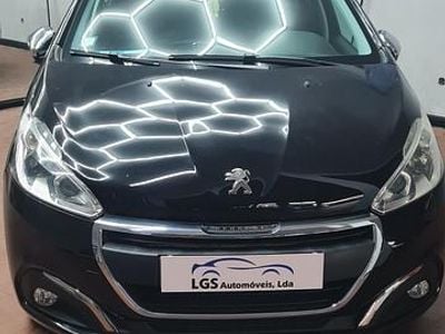Preto Usado 2017 Peugeot 208 Style Citadino | € 10.490 (Preço elevado)