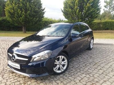 Azul Usado 2017 Mercedes A180 Style | € 26.750