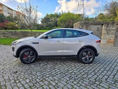 Cinzento Usado 2020 Jaguar E-Pace SUV | € 35.000