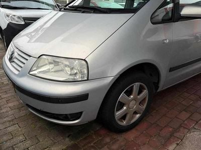 Cinzento Usado 2002 VW Sharan Monovolume | € 5.500