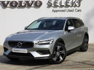 Usado Volvo V60 CC 190 HP (139 kW) 2021 Cinzento Carrinha