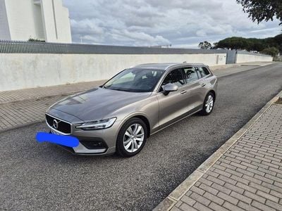 Usado 2019 Volvo V60 Momentum Carrinha | € 25.500 (Preço justo)