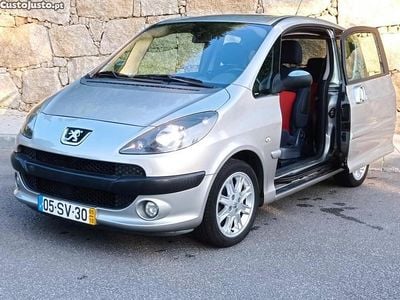 Usado Peugeot 1007 70 HP (51 kW) 2005 Cinza Monovolume