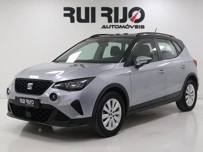 Usado Seat Arona Style 95 HP (69 kW) 2023 Cinza SUV
