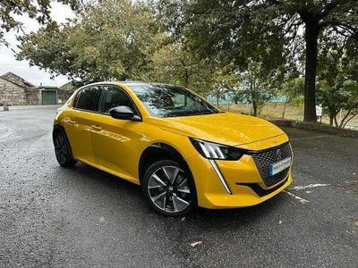 Usado Peugeot e-208 GT 100 kW (136 HP) 2021 Outra Citadino