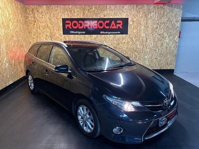 Usado Toyota Auris Comfort 90 HP (66 kW) 2013 Azul Carrinha