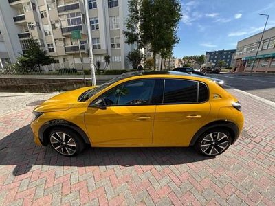 Peugeot e-208