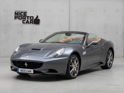 Usado Ferrari California 460 HP (338 kW) 2011 Cinzento Cabrios