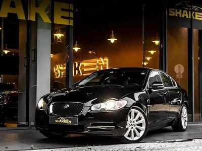 Usado Jaguar XF Luxury 275 HP (202 kW) 2010 Preto Sedan