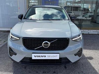 Prateado Usado 2023 Volvo XC40 Plus SUV | € 45.900