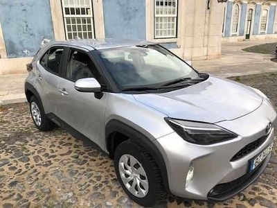 Cinzento Usado 2023 Toyota Yaris Hybrid | € 22.500 (Bom preço)